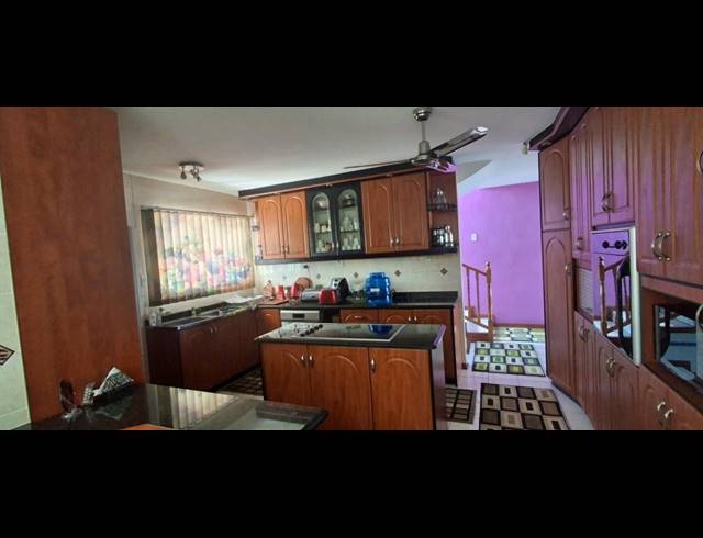 3 BEDROOM FREESTANDING FOR SALE IN GANDHI'S HILL